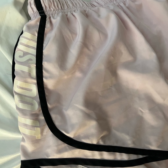 Womens name brand shorts - Picture 2 of 2